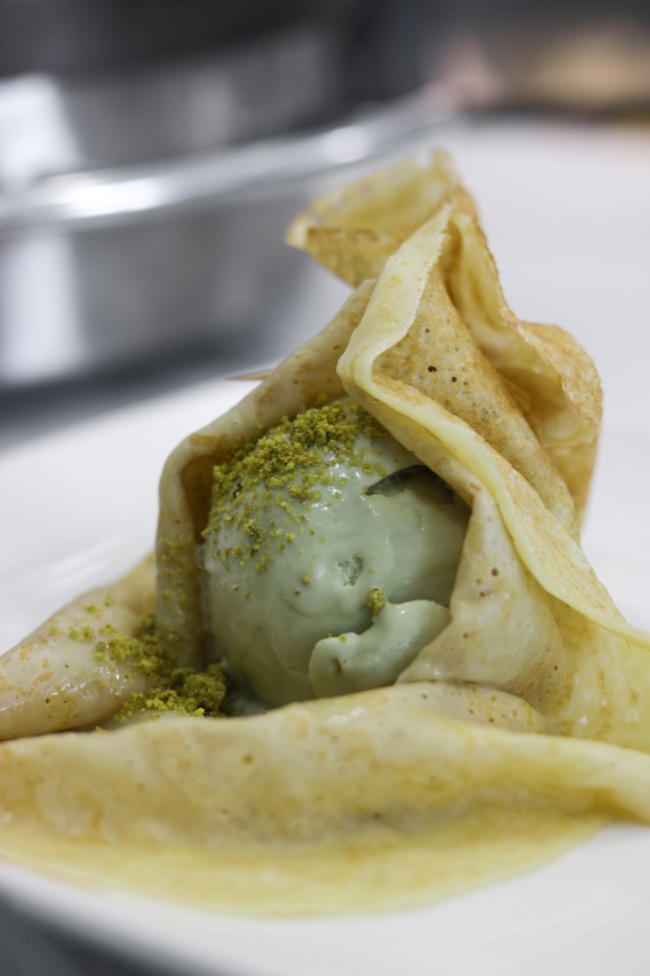 Pistachio crepe